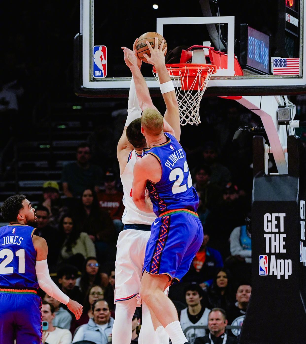 逆转之夜！快船最后时刻连续得分取胜，国内支持.