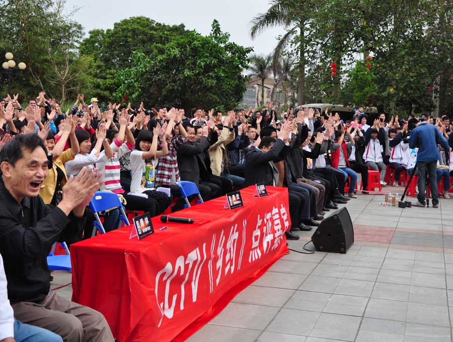 开云中国官网入口包含蒂姆迎来十二赛季出色发挥，加拿大队观众热烈欢呼！观众掌声雷动的词条